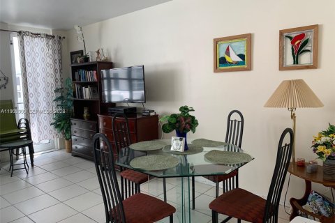 Copropriété à louer à Miami Beach, Floride: 49.24 m2 № 2153440 - photo 7