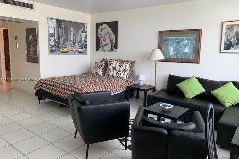Copropriété à louer à Miami Beach, Floride: 49.24 m2 № 2153440 - photo 4