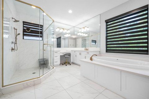 House in Boca Raton, Florida 5 bedrooms, 438.87 sq.m. № 2403861 - photo 20