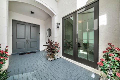 House in Boca Raton, Florida 5 bedrooms, 438.87 sq.m. № 2403861 - photo 3