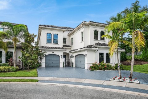 House in Boca Raton, Florida 5 bedrooms, 438.87 sq.m. № 2403861