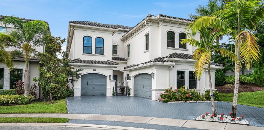 House in Boca Raton, Florida 5 bedrooms, 438.87 sq.m. № 2403861