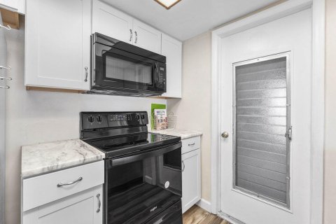 House in Boynton Beach, Florida 2 bedrooms, 94.76 sq.m. № 2387866 - photo 10