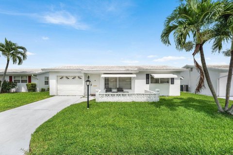 House in Boynton Beach, Florida 2 bedrooms, 94.76 sq.m. № 2387866