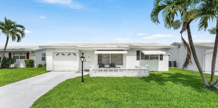 House in Boynton Beach, Florida 2 bedrooms, 94.76 sq.m. № 2387866