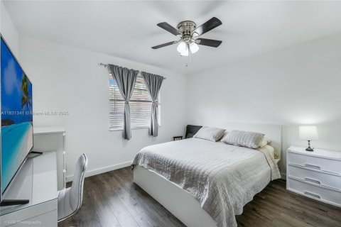Condo in Davie, Florida, 2 bedrooms  № 1814704 - photo 12