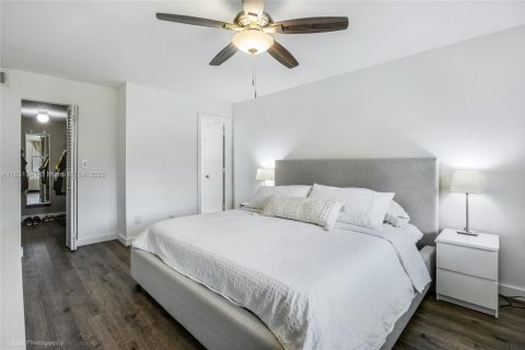 Condo in Davie, Florida, 2 bedrooms  № 1814704 - photo 13