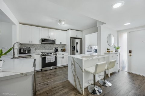 Condo in Davie, Florida, 2 bedrooms  № 1814704 - photo 4
