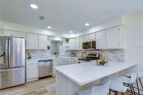 Villa ou maison à vendre à Tampa, Floride: 3 chambres, 144 m2 № 2208801 - photo 6