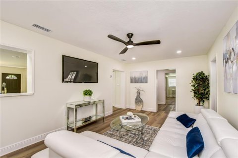 Villa ou maison à vendre à Tampa, Floride: 3 chambres, 144 m2 № 2208801 - photo 12