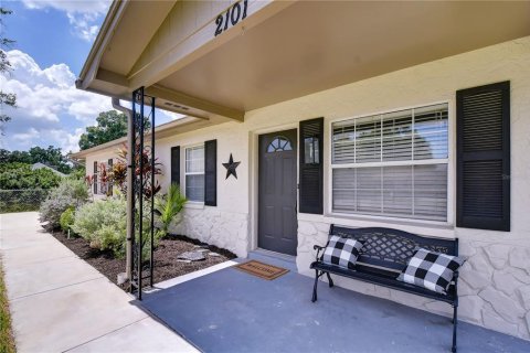 Villa ou maison à vendre à Tampa, Floride: 3 chambres, 144 m2 № 2208801 - photo 2