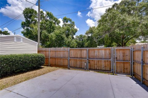 Villa ou maison à vendre à Tampa, Floride: 3 chambres, 144 m2 № 2208801 - photo 26