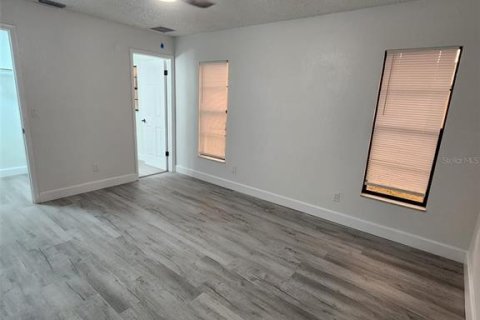 House in Tampa, Florida 3 bedrooms, 119.75 sq.m. № 1886975 - photo 18