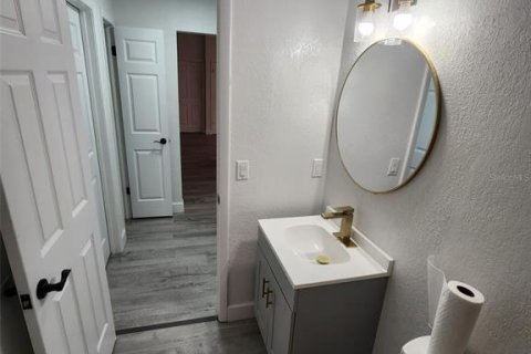 House in Tampa, Florida 3 bedrooms, 119.75 sq.m. № 1886975 - photo 28
