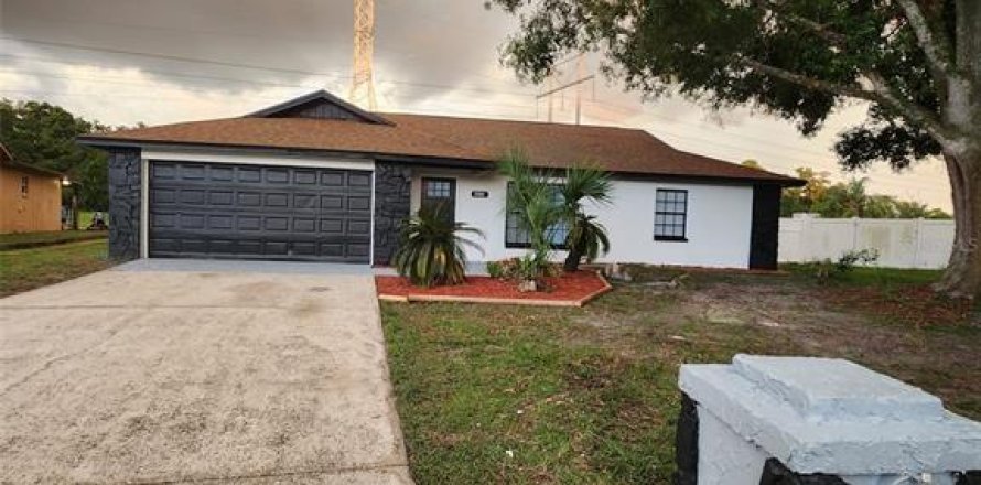 House in Tampa, Florida 3 bedrooms, 119.75 sq.m. № 1886975