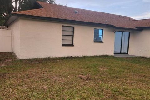 House in Tampa, Florida 3 bedrooms, 119.75 sq.m. № 1886975 - photo 8