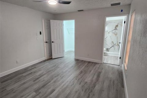 House in Tampa, Florida 3 bedrooms, 119.75 sq.m. № 1886975 - photo 19