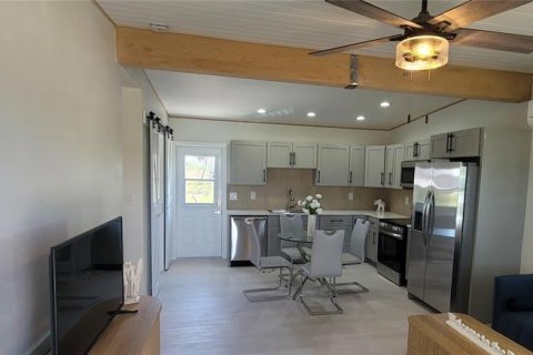 House in Punta Gorda, Florida 3 bedrooms, 85.47 sq.m. № 1368267 - photo 5