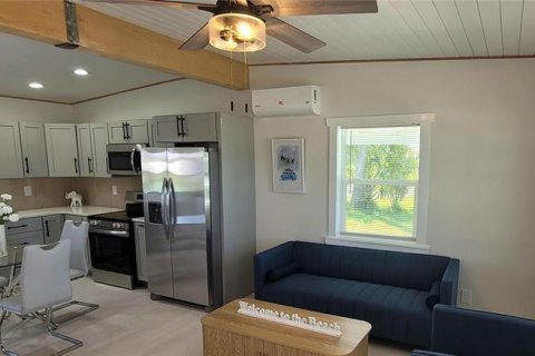House in Punta Gorda, Florida 3 bedrooms, 85.47 sq.m. № 1368267 - photo 4