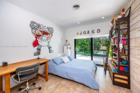 House in Coral Gables, Florida 4 bedrooms, 251.77 sq.m. № 1766452 - photo 19