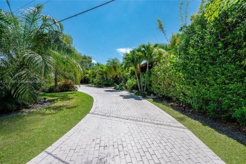 House in Coral Gables, Florida 4 bedrooms, 251.77 sq.m. № 1766452 - photo 28