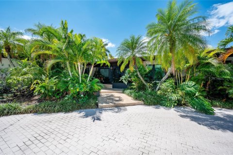 House in Coral Gables, Florida 4 bedrooms, 251.77 sq.m. № 1766452 - photo 26
