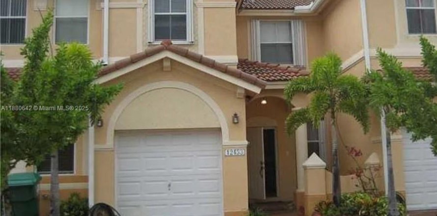 Touwnhouse à Miami, Floride 3 chambres, 148.83 m2 № 1929484