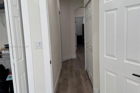 Touwnhouse à vendre à Miami, Floride: 3 chambres, 148.83 m2 № 1929484 - photo 19
