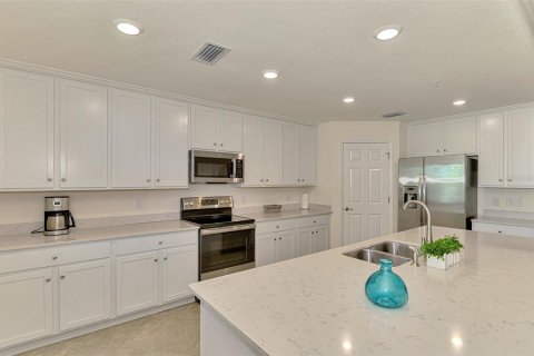 Condo in Venice, Florida, 3 bedrooms № 2100006 - photo 25