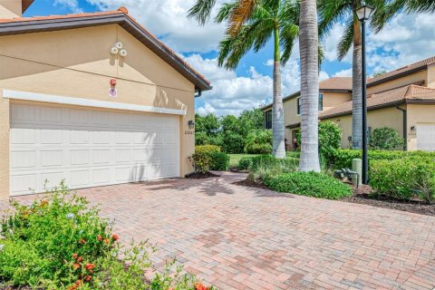 Condo in Venice, Florida, 3 bedrooms № 2100006 - photo 8