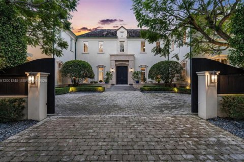 Casa en venta en Pinecrest, Florida, 7 dormitorios, 668.52 m2 № 2066639 - foto 1