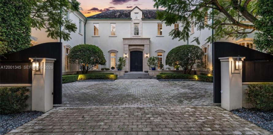 Casa en Pinecrest, Florida 7 dormitorios, 668.52 m2 № 2066639