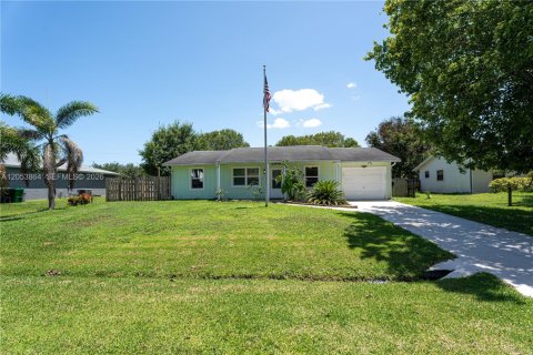 House in Port St. Lucie, Florida 2 bedrooms, 85.93 sq.m. № 2248714