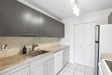 Copropriété à louer à Dania Beach, Floride: 2 chambres, 86.68 m2 № 2431393 - photo 5