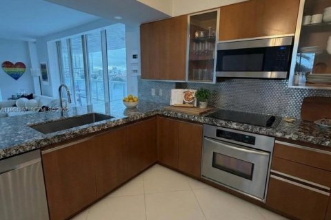 Condominio en alquiler en Miami Beach, Florida, 2 dormitorios, 137.22 m2 № 2057610 - foto 13