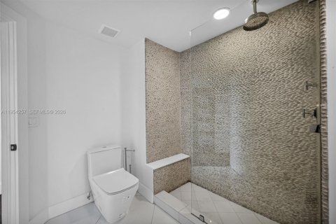 Condo in Miami Beach, Florida, 2 bedrooms  № 2057610 - photo 24