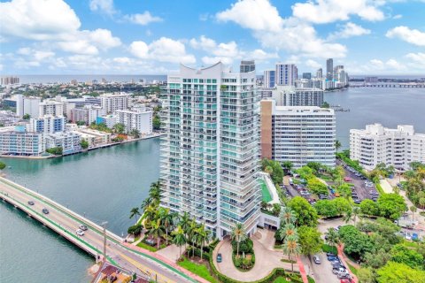Condo in Miami Beach, Florida, 2 bedrooms  № 2057610 - photo 28