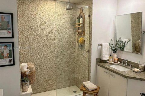 Condominio en alquiler en Miami Beach, Florida, 2 dormitorios, 137.22 m2 № 2057610 - foto 11