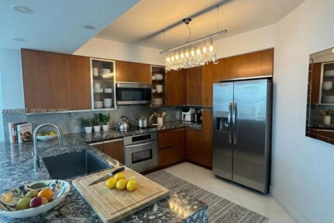Condominio en alquiler en Miami Beach, Florida, 2 dormitorios, 137.22 m2 № 2057610 - foto 12