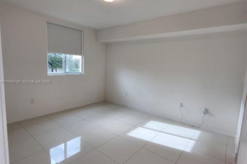 Condominio en venta en Doral, Florida, 1 dormitorio, 71.07 m2 № 1997661 - foto 10