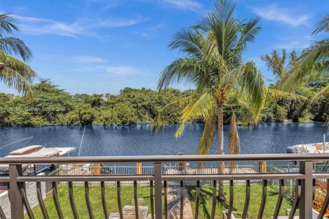 Villa ou maison à louer à Dania Beach, Floride: 4 chambres, 260.13 m2 № 1941906 - photo 26