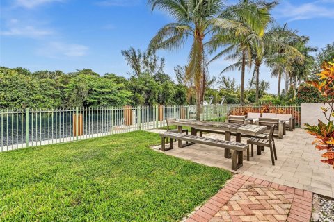 Villa ou maison à louer à Dania Beach, Floride: 4 chambres, 260.13 m2 № 1941906 - photo 3