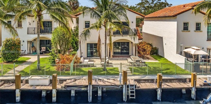 Villa ou maison à Dania Beach, Floride 4 chambres, 260.13 m2 № 1941906