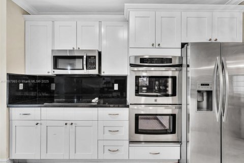 Villa ou maison à louer à Dania Beach, Floride: 4 chambres, 260.13 m2 № 1941906 - photo 13