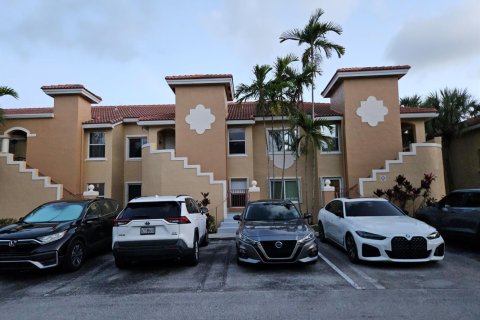 Condominio en Pembroke Pines, Florida, 2 dormitorios № 2172174