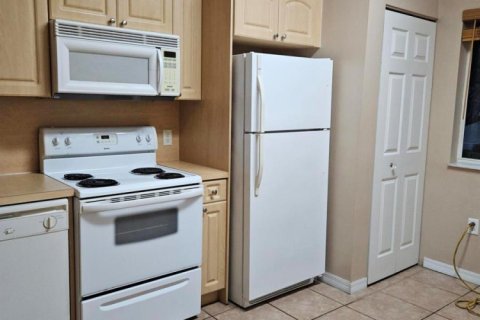 Condominio en venta en Pembroke Pines, Florida, 2 dormitorios, 90.12 m2 № 2172174 - foto 3
