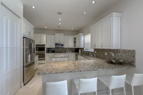 House in Parkland, Florida 4 bedrooms, 277.03 sq.m. № 1887859 - photo 16