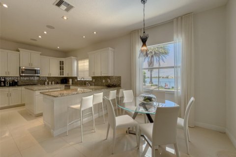 House in Parkland, Florida 4 bedrooms, 277.03 sq.m. № 1887859 - photo 18