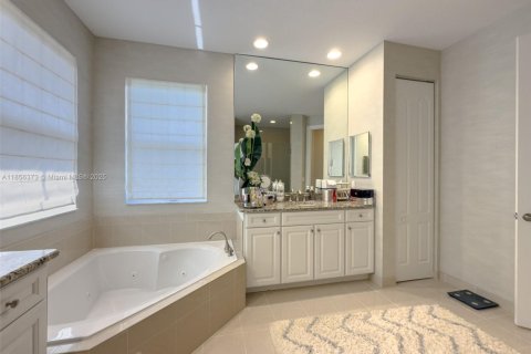 House in Parkland, Florida 4 bedrooms, 277.03 sq.m. № 1887859 - photo 29