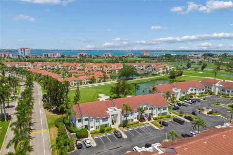 Copropriété à vendre à Saint Petersburg, Floride: 2 chambres, 106.37 m2 № 2126032 - photo 25